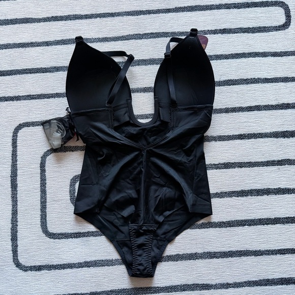 SPANX Suit Your Fancy Plunge Low-Back Thong Bodysuit Size Medium NWT - Picture 6 of 6